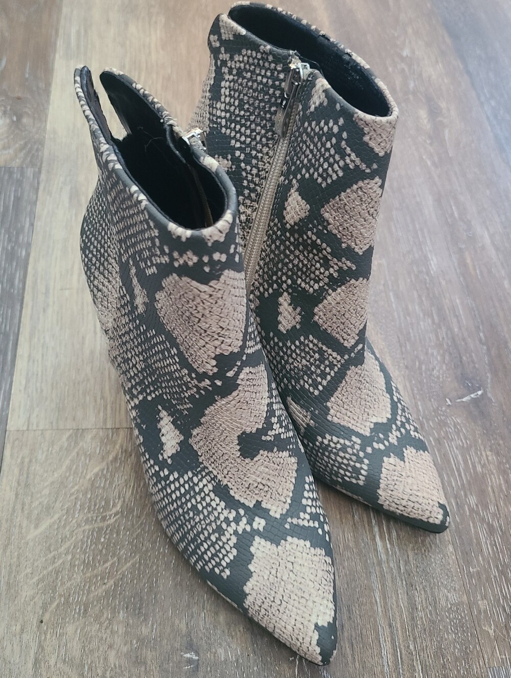 Steve Madden Snakeskin Print Heeled Ankle Boots Womens Size 7.5